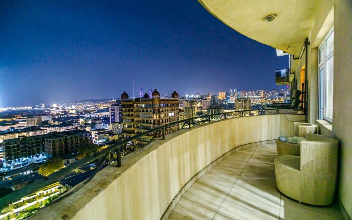 Luxury 2 bedroom on 17th floor with Seaview