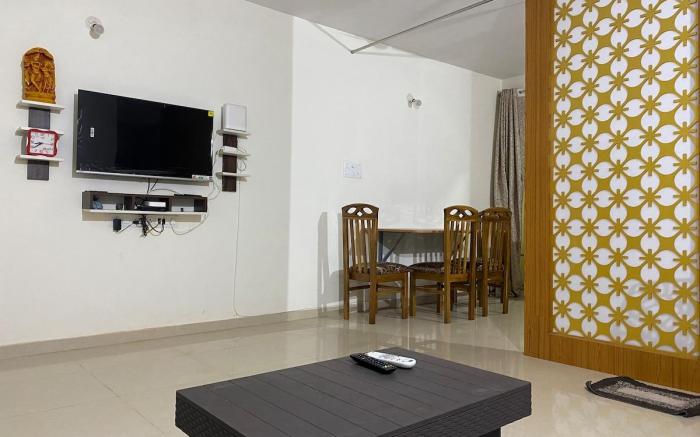 Tranquil Stay - Mountain View, 2BHK Flat