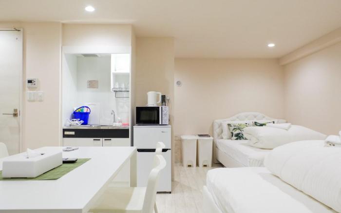 New! 4 minutes by train + 6 minutes on foot to Shinjuku Station! Up to 7 people