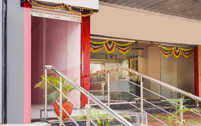 Super Collection O Chandan Nagar Kharadi formerly Kharadi INN