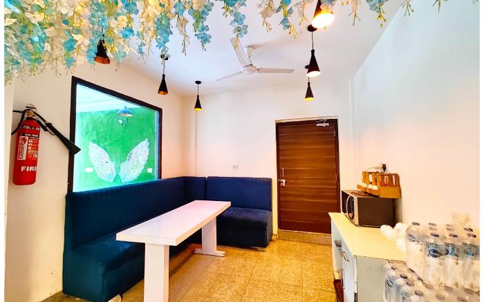 Goroomgo Moonlight Restaurant and Hotel Bhimtal