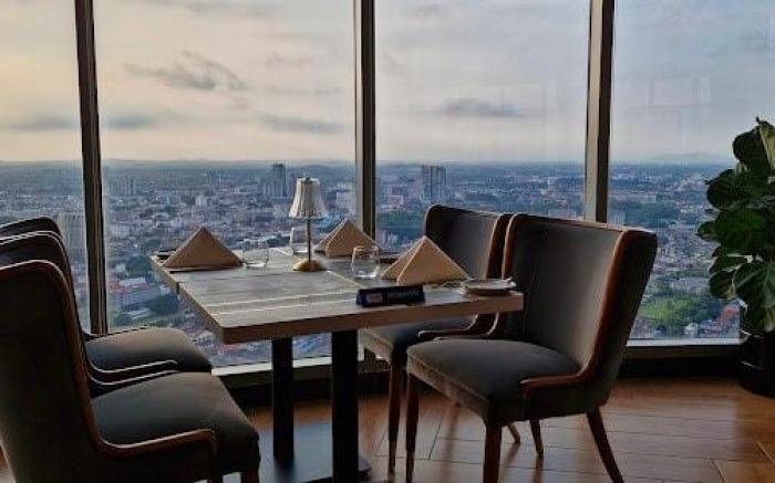 Melaka Silverscape Premier Suite Sleep 4-5 by MPL