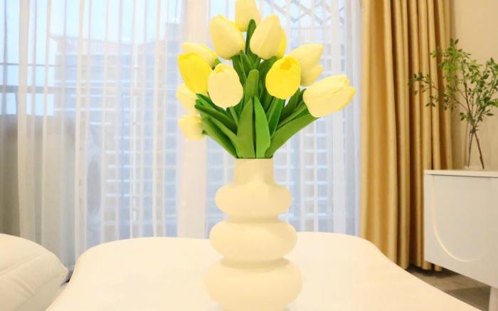 Hera House - BS7 - Beverly Solari - The Tropical