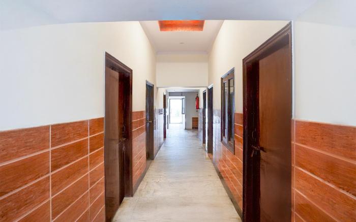 Super Hotel O Tyagi Road near Railway Station