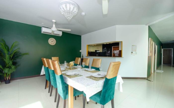 The Ace 6 Bedroom-6 Bathroom Villa In Pattaya