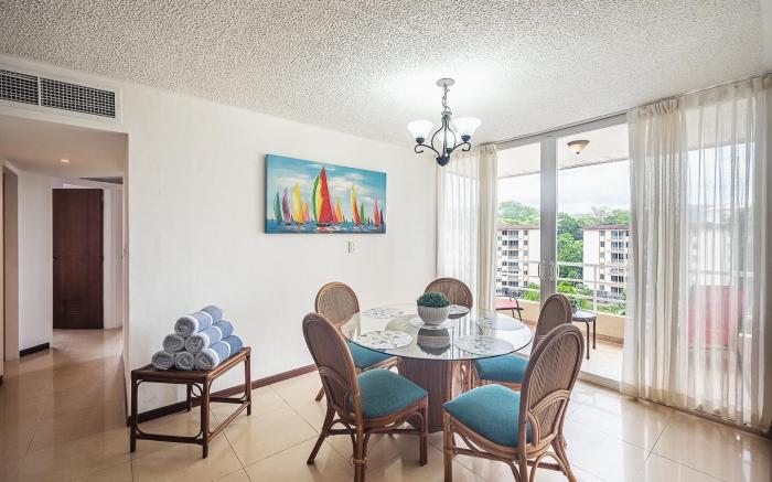 Costa Linda Jaco Beach pool view Balcony