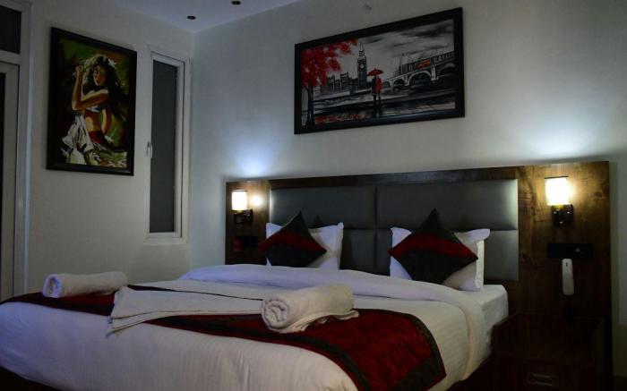Hotel Red Flame Residency