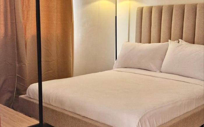 NEW! 1BR with Balcony & Free Parking @ Casa Arbo