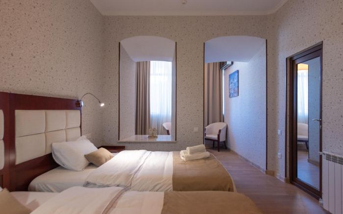 Kraveli Hotel