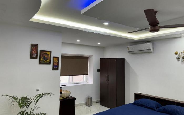 #11, minimalist elegance Studio