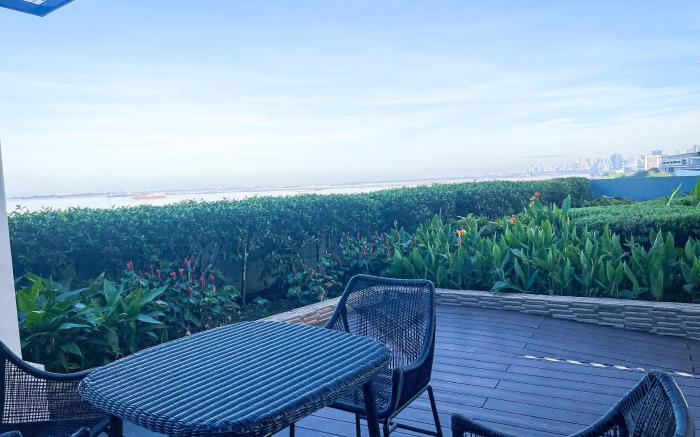 Luxury 2BR Corner near Solaire & Okada II Sunset 
