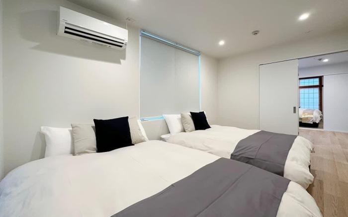 Unique Modern & Japanese Style 2BR Apartment for 8