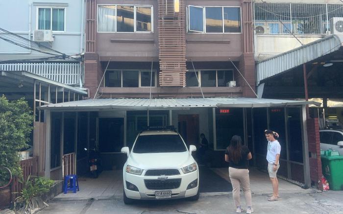 Golden Mango House Hotel