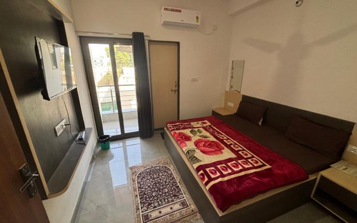 Shree radhe mohan hotel and resort khatushyamji