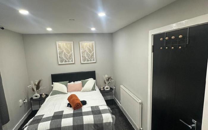 1 Bedroom Flat By City Centre  