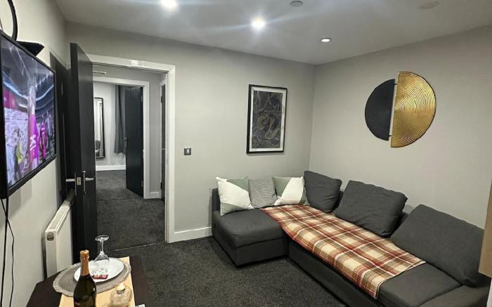 1 Bedroom Flat By City Centre  