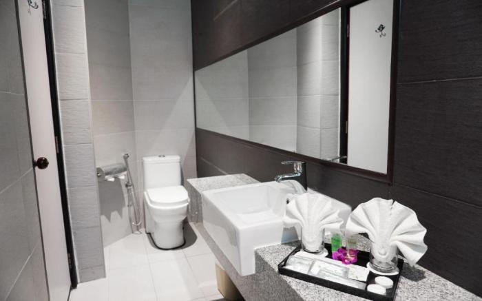 AnjungSeri Permas Jaya,RegencyHospital,jb ciq 15km
