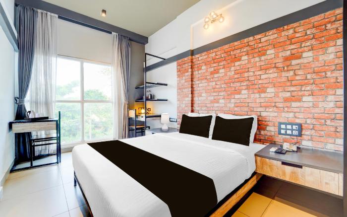 Super Townhouse Oak Mangalore