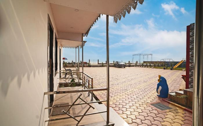 UNIQUE BEACH RESORT