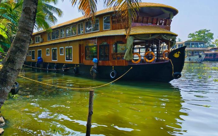 Vinayak House Boats 