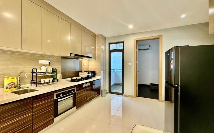 R&F Modern Seaview 3bed by XinAn
