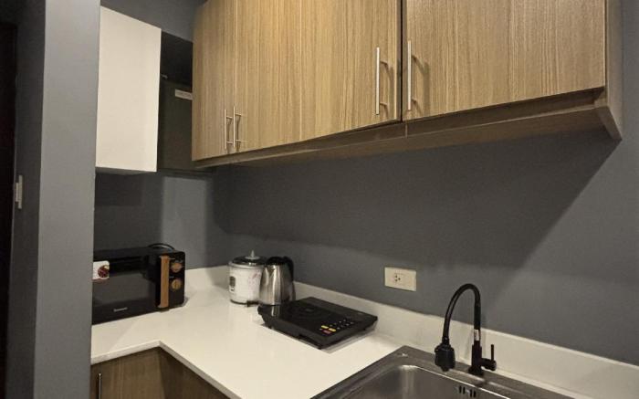 City Suites 1015