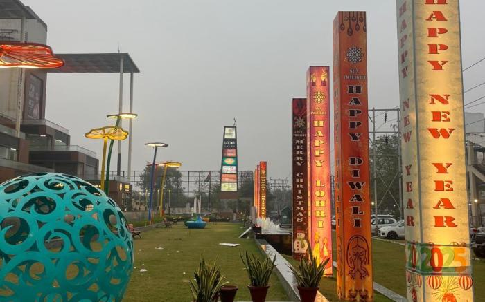 Studios near Metro-Greater Noida