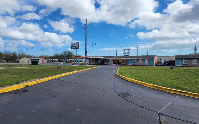 Gulfway Motel By OYO Near Airport I 37 