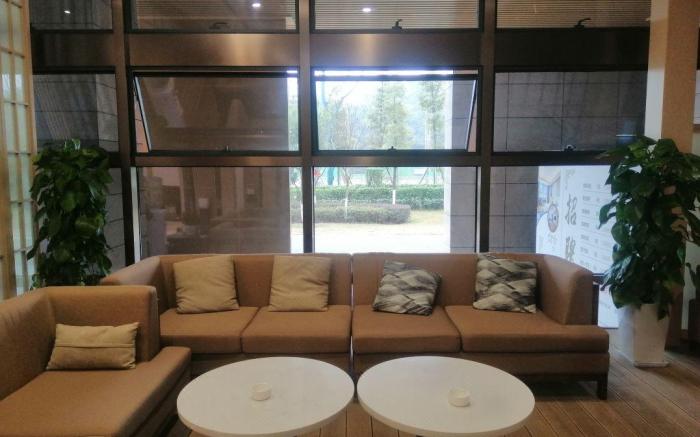 Platinum Celebrity Hotel