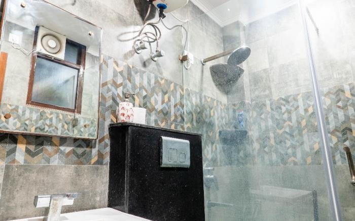 The Cozy Comfort | Near Taj | 3BR By Homeyhuts