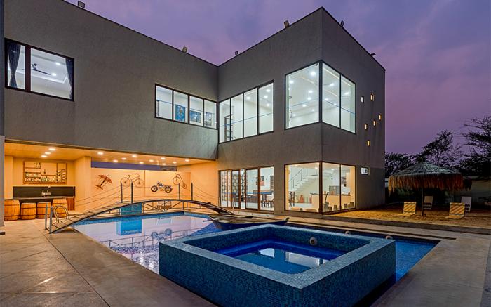Luxury FilmCity Farmstay - 3 Bedroom  with Pool