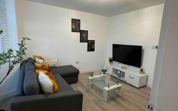 The Ideal Home 3-Bedroom for Groups & Contractors