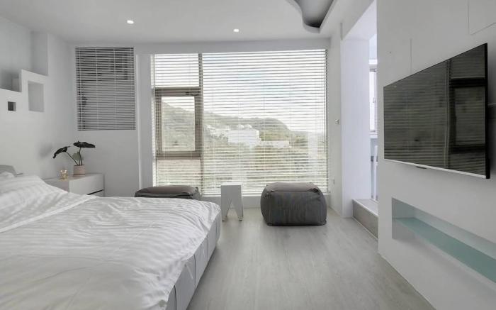 WHITE WINDOW SEA 