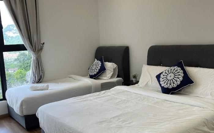 CozyWhite Stay @ The Cove Hillside Residential 