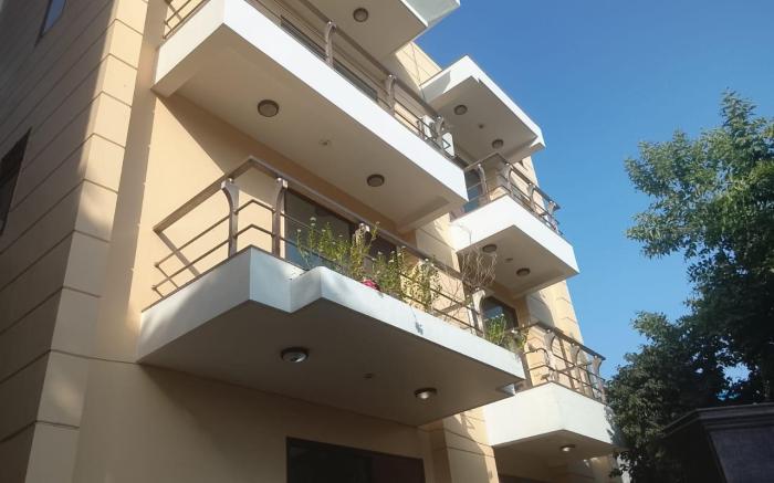 Tipsyy Inn Suites 020