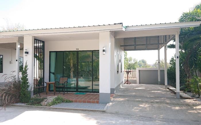 Hom Sawat Village Resort