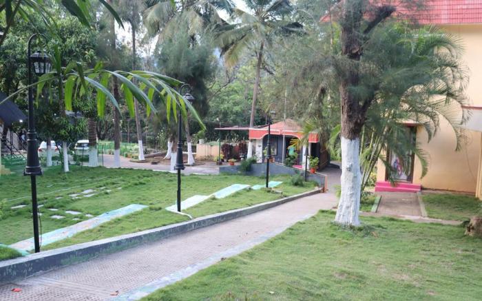 corniche inn resort