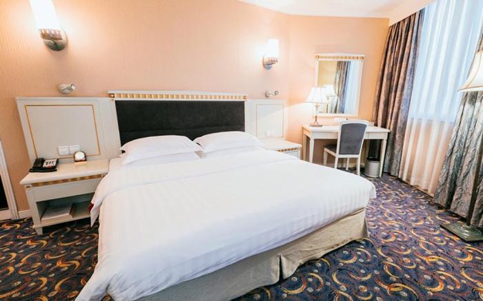 Green Land Hotel