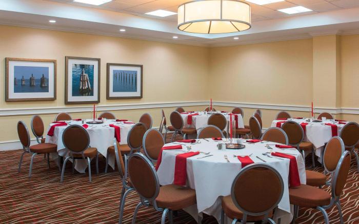 Four Points by Sheraton Suites Tampa Airport Westshore