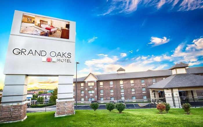 Grand Oaks Hotel