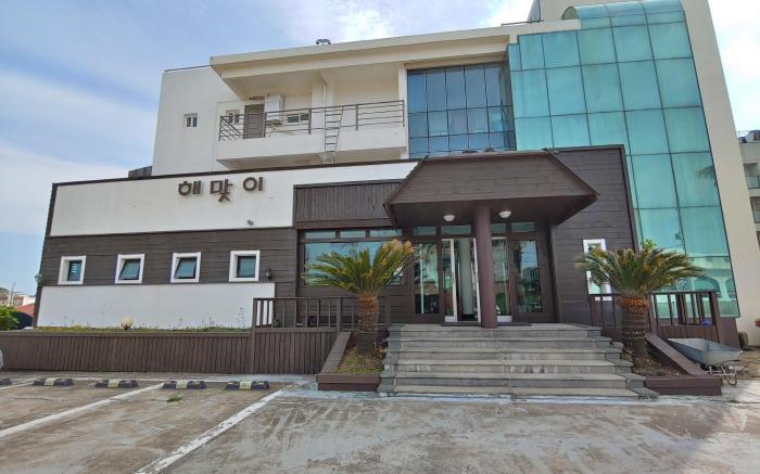 Seongsan Sunrise Pension