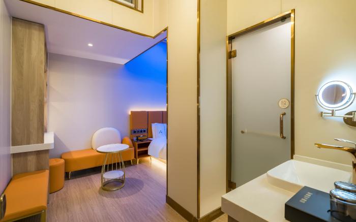 De Quan Luxury Hotel (Guomao Jintai Road Subway Station Branch)