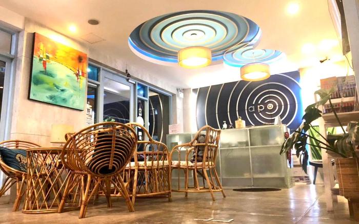Apo Hotel