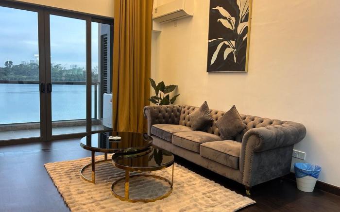 R&F Boutique Seaview Studio Loft By Wan Li