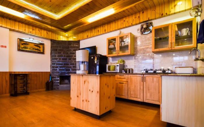 The Castle Villa Hill View