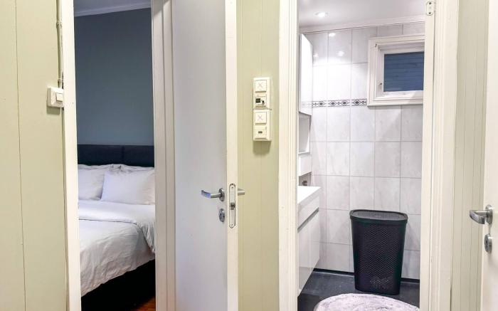Cozy 2BR apartment with parking
