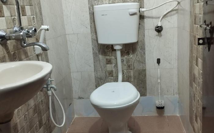 3 BHK for Friends and Families (302)