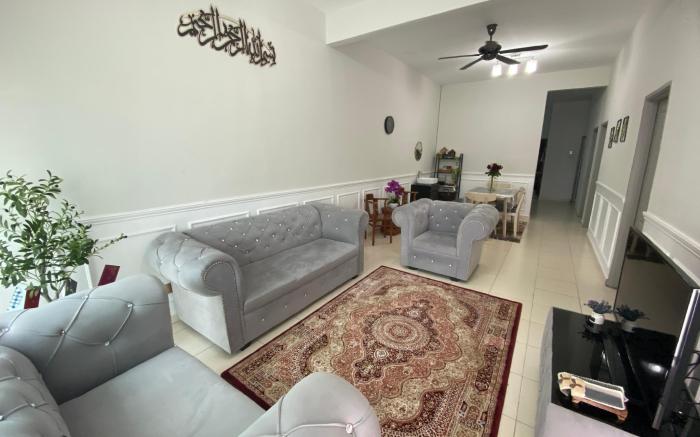 JULAJULI HOMESTAY (Muslim Only)