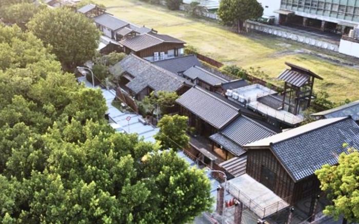 Bright Twin Room Stay | Newly Renovated Room T2