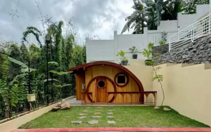 Casita Alyanna Hobbit House